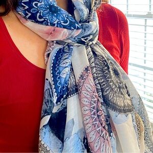 Unbranded scarf from Italy. Lightweight but cozy once tied. Cotton blend.no tags